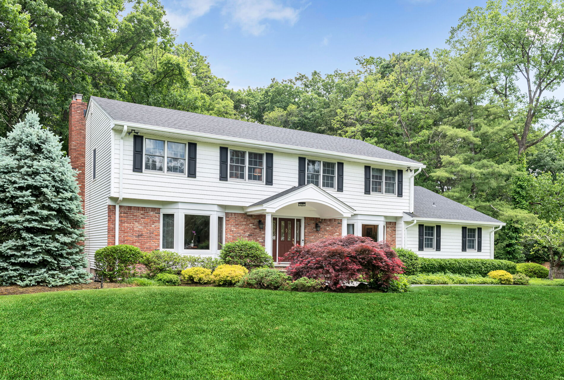 97 Blueberry Dr, Woodcliff Lake, NJ 07677 - UNDER CONTRACT